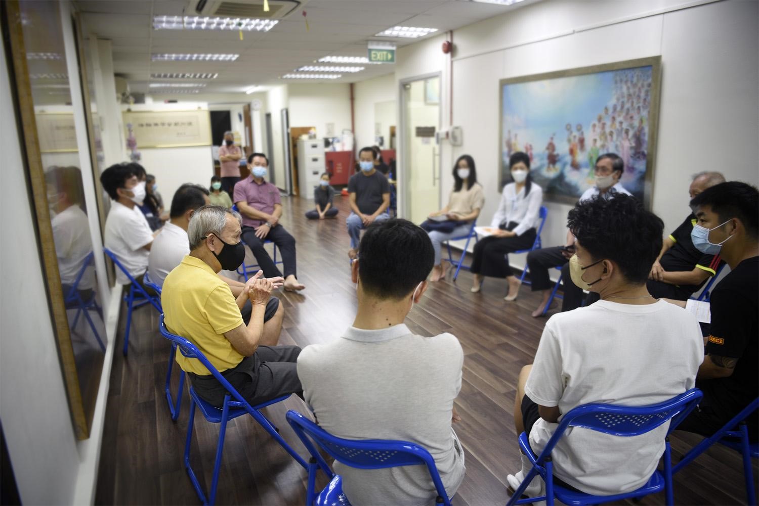 图5:九天班的最后一天,学员们坐在一起交流了自己的收获和体会
